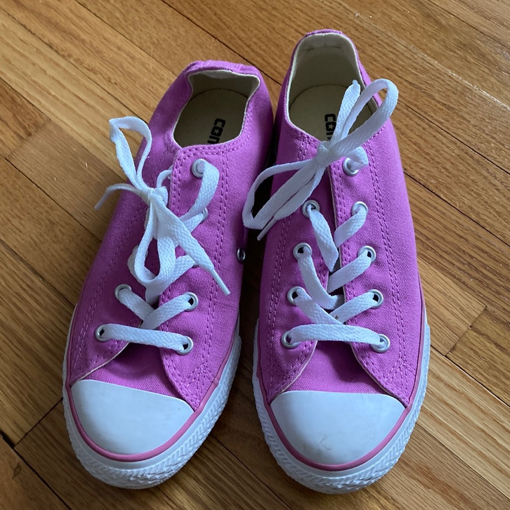 Converse sneaker